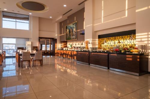 餐廳, 帕瑞酒店 (Parion Hotel) in 伊斯梅特帕薩