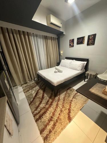 Cozy Room with Citiview at Greenbelt Makati, Manila