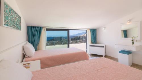 Sea View 5-Bedroom Villa in Kalkan with Private Pool & Garden - image 4