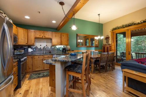8766 Trappers Crossing townhouse in Keystone, USA