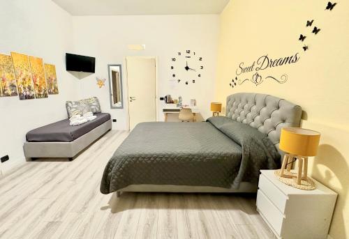 Quadruple Room with Private Bathroom image 9