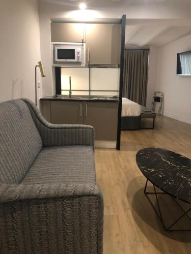 Apartamentos Hom Sevilla - image 14