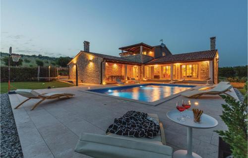 Gorgeous Home In Krnica With Sauna - Location saisonnière - Krnica