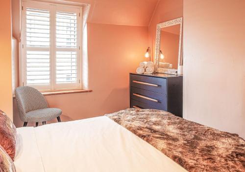 Maple Rose - 2 Bed with Garden in Minchinhampton!