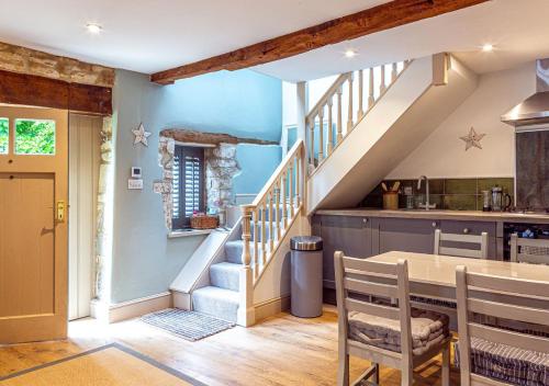 Mill House Cottage - Star Stay on The Cotswold Way in Pitchcombe