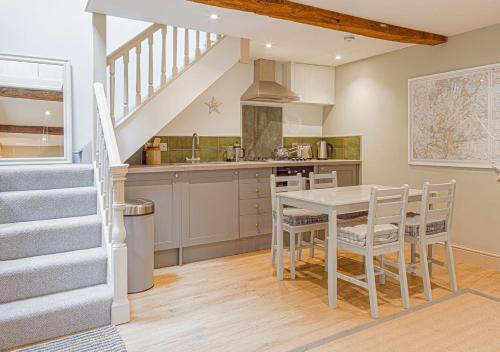Mill House Cottage - Star Stay on The Cotswold Way in Pitchcombe