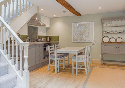 Mill House Cottage - Star Stay on The Cotswold Way in Pitchcombe