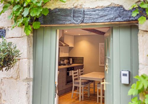 Mill House Cottage - Star Stay on The Cotswold Way in Pitchcombe