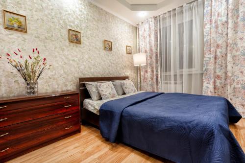 One-Bedroom Apartment with Balcony