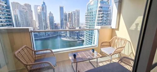 ระเบียง/ชานเรือน, Marina View Spacious 2 BHK near ดูไบมารีนา