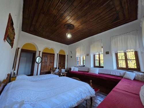Traditional GuestHouse Permet in ペルメト