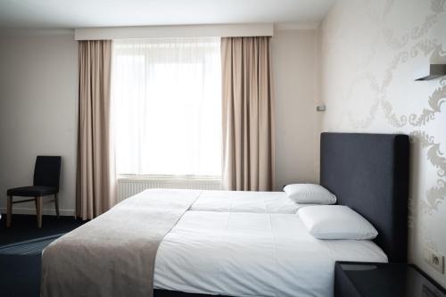 2 twin beds