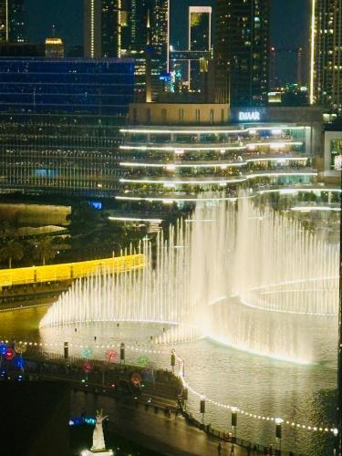 Luxury One Bedroom Apartment with Fountain View opposite Dubai Mall, Dubaj