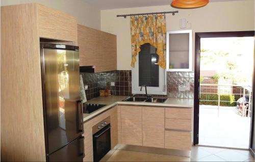 Kitchen, 7 Bedroom Cozy Home In Preveza in Nea Thesis