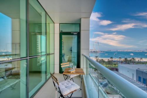 Beachy Getaway in JBR with Private Beach Access, Dubai