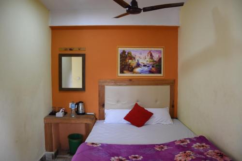 Twin Room with Private Bathroom