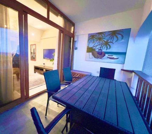 BeachFront 2 bedroom Apartment with WiFi&Netflix in Mombasa