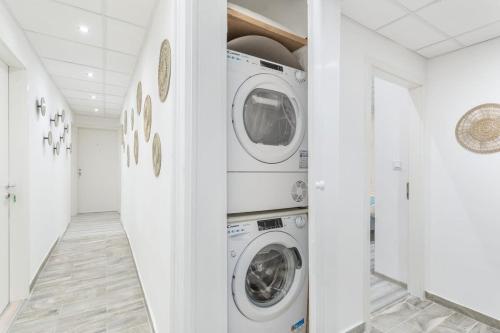 Modern Cozy Studio at the Center - main image