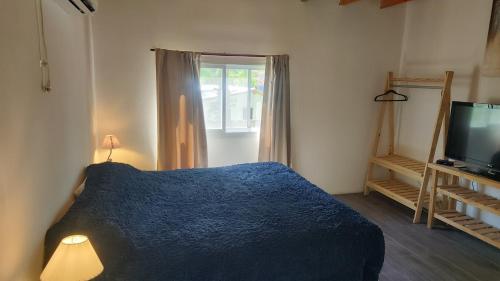 1 king bed, 1 twin bed