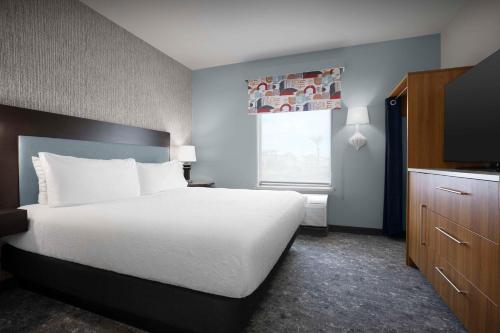 Home2 Suites by Hilton Phoenix Chandler - image 14