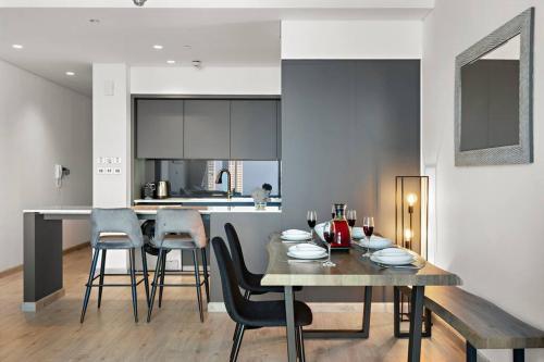 Stylish DIFC 1BR Walk to Gate Avenue, Cafes & Premier Shopping, Dubaï (photo 3)