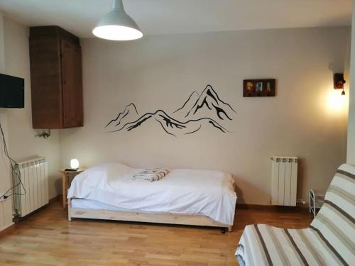 Studio with Mountain View