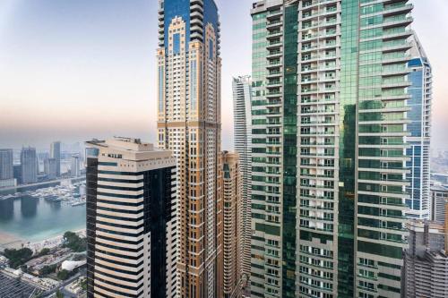 Luxury 2BRin Torch Tower with Dubai Marina Skyline Views, Dubái (foto 10)