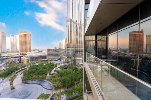 Family 3BR Flat Free Parking, Gym, Pool & Burj Views, Dubai (photo 2)
