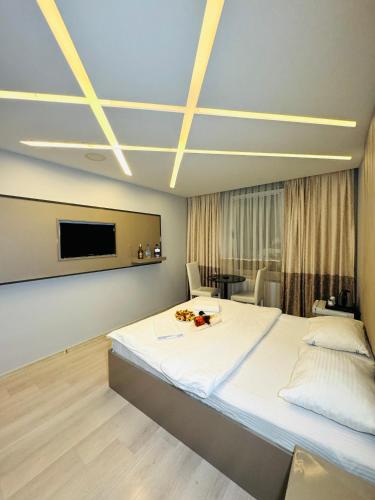 Standard Double Room image 8