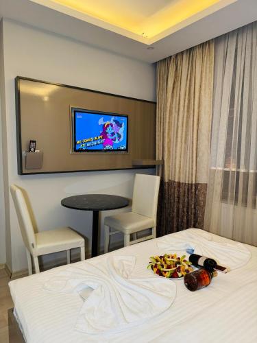 Standard Double Room image 5