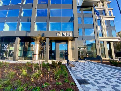 Vektor Premium Apartment with Rooftop Garden & Free Parking