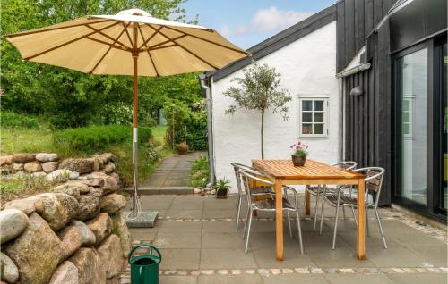  4 Bedroom Stunning Home In Knebel in Knebel
