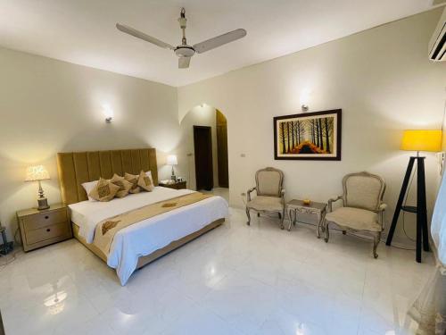 Staycation Homes- 3 Bedroom upper portion villa - image 12