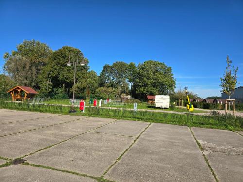 Schlaffass auf Stellplatz am Elbkrug 2 0 in Sanktmargarētena