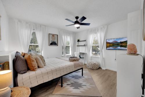 {Hidden Gem} Beach Home Blocks from Ocean +6 Bikes in Jacksonville Beach, USA