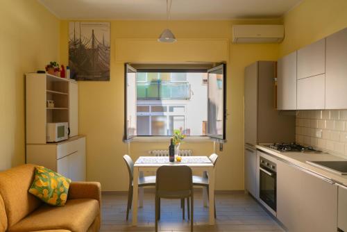 Kitchen, CasaLetizia A Roma con piacere! near beer time beershop