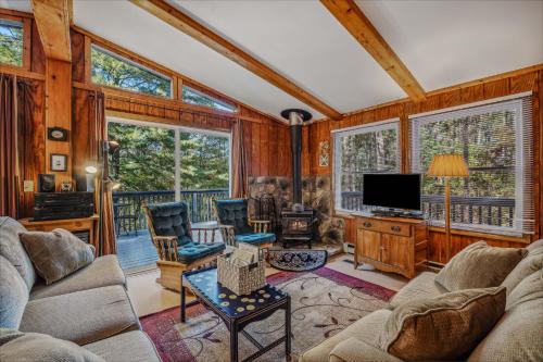 Mountain View Hideaway - image 6