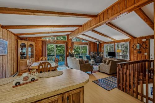 Mountain View Hideaway - image 2