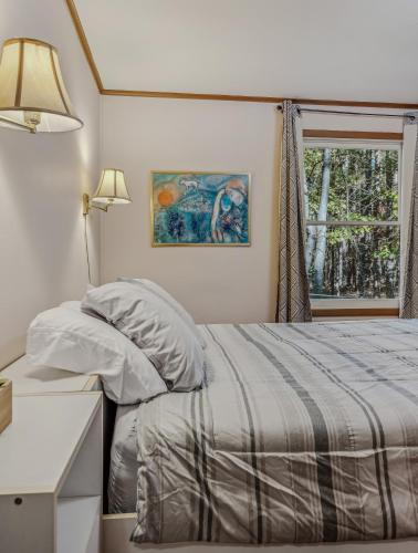 Mountain View Hideaway - image 10