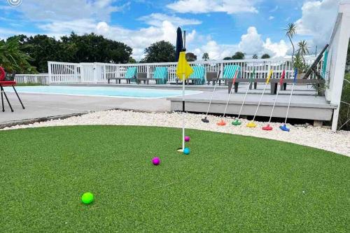 Waterfront Escape 5Bed, 3Bath, Heated Pool