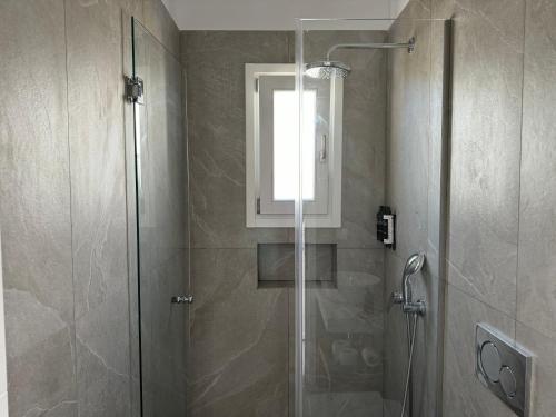 Single Room with Sea View image 6