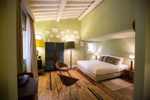 61253592 AdAstra Suites