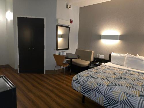 1 queen bed