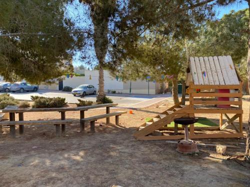 Παιδική χαρά, הבית המדברי in Μίτζπε Ραμόν