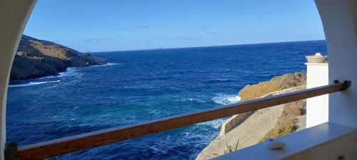 شرفة/ تراس, Balcony to Aegeon 1 in Apollonas