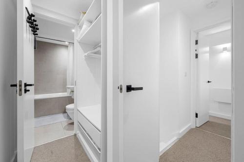 Stylish Modern Apartment Central Manchester, Manchester (photo 10)
