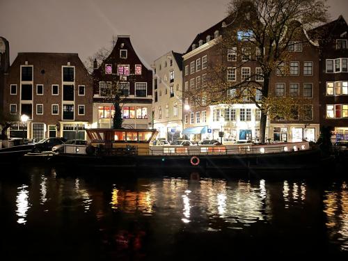 Woonboot Josja, Amsterdam