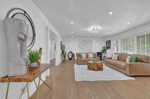 Luxury 7br Buckhead Oasis Wpool,gameroom&firepit in Atlanta, USA