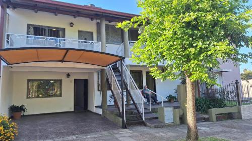 3 bedrooms, 4 beds
