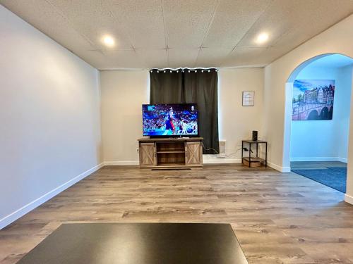 Centrally Located 2-Bdrm Guesthouse with Full Privacy in Nanaimo, Canada